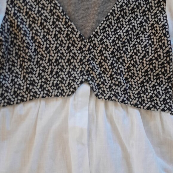 Anthropology Jacquard Vest and Blouse VNeck Size Small - Picture 2 of 12
